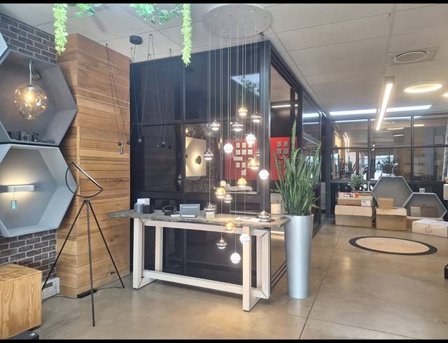 108.50M² RETAIL TO LET IN RIVERSIDE PARK